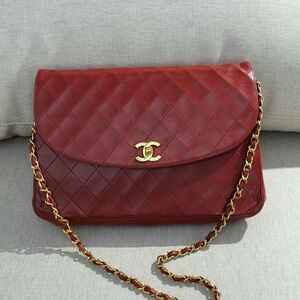 CHANEL Red Lambskin Classic Flap GHW